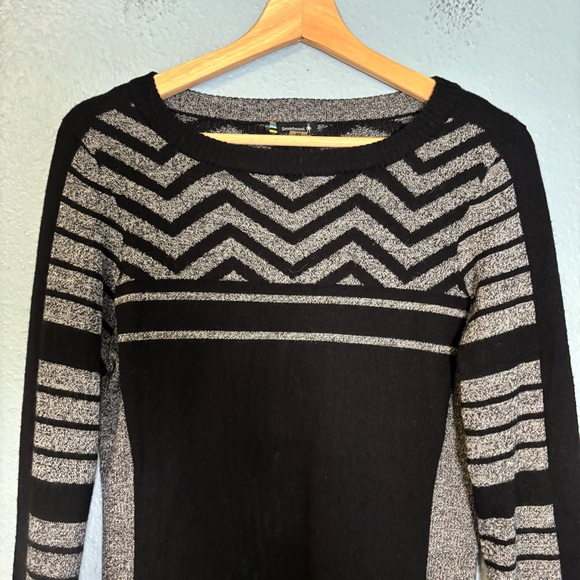 Smartwool Women’s Dacono Ski Sweater Black Geometric - Picture 5 of 11
